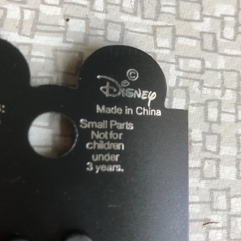 Vintage Disney American Flag Pin EUC - Picture 6 of 7